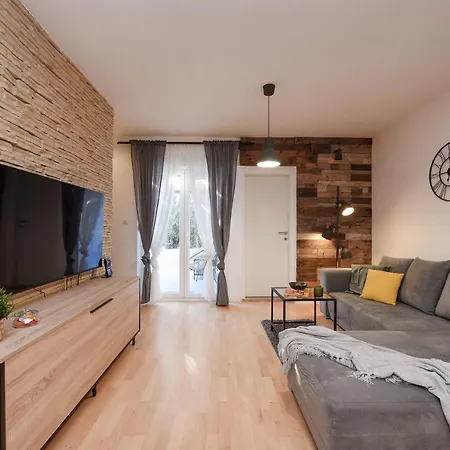 公寓 L&r Luxury Apartment- Free Parking