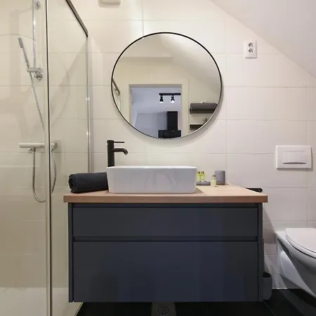 L&r Luxury Apartment- Free Parking Apartman
