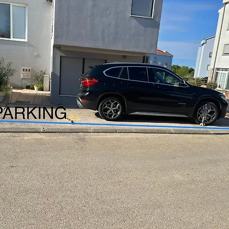 L&r Luxury Apartment- Free Parking Apartman *
