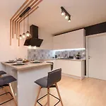 L&r Luxury Apartment- Free Parking Appartement Zadar