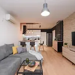 L&r Luxury Apartment- Free Parking Lejlighed