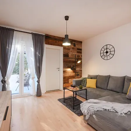 Lejlighed L&r Luxury Apartment- Free Parking *