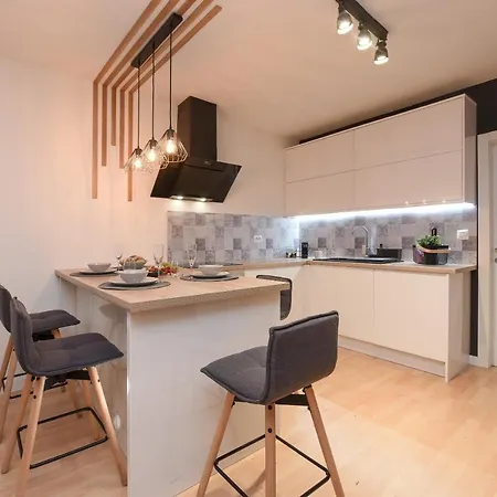 L&r Luxury Apartment- Free Parking Lägenhet Zadar