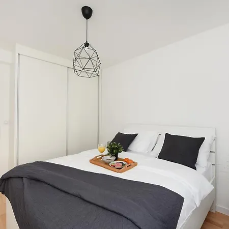 Lägenhet L&r Luxury Apartment- Free Parking