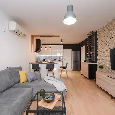 L&r Luxury Apartment- Free Parking Lägenhet