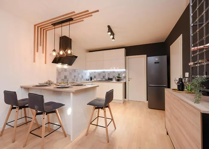 Lägenhet L&r Luxury Apartment- Free Parking